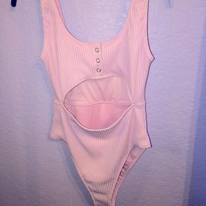 I am selling this forever 21 swimsuit.